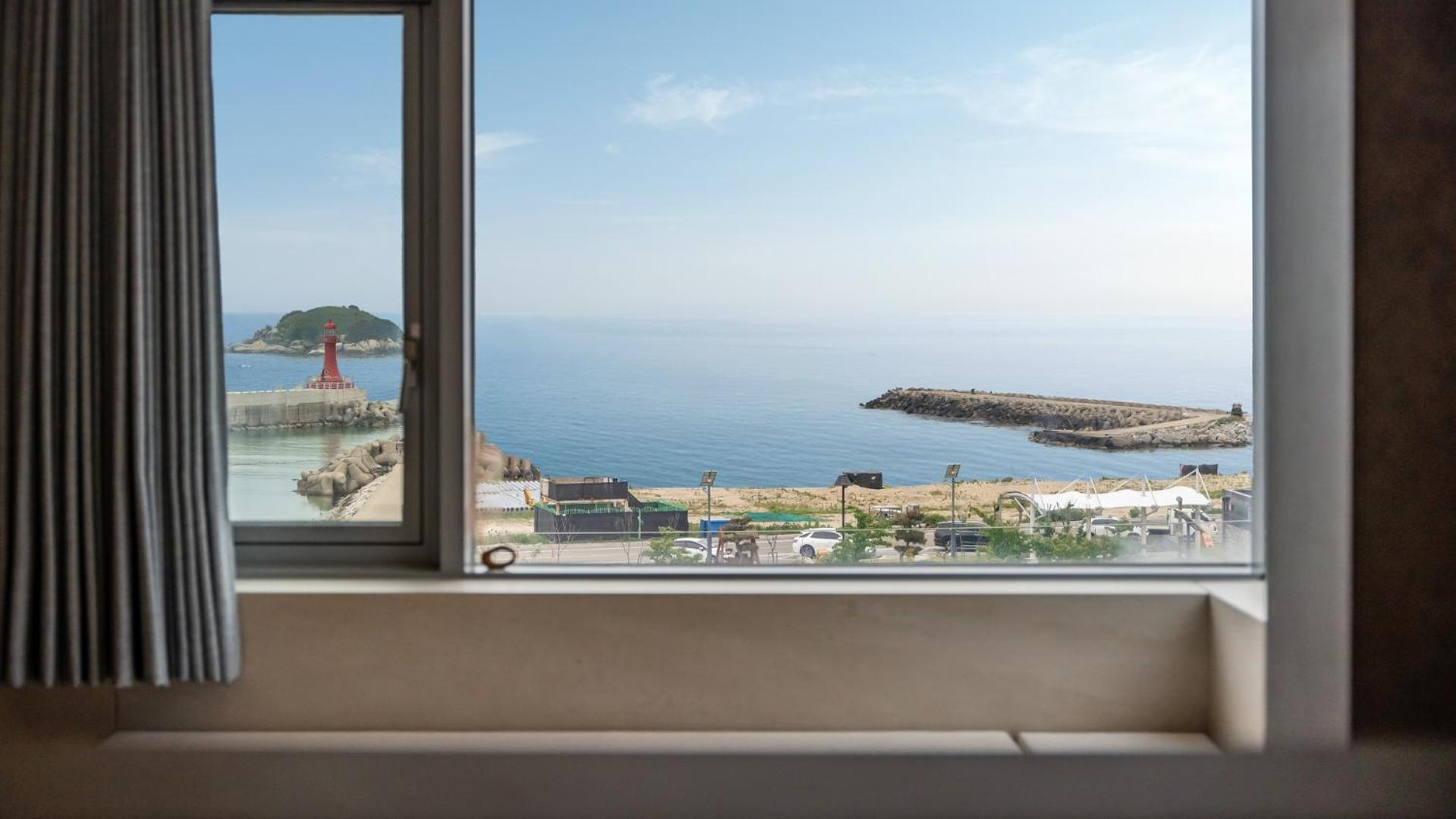 Goseong Gyeoulbada Ocean View Pension محافظة غوسونغ المظهر الخارجي الصورة